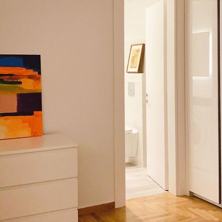 Cozy Newly Renovated 1 Bedroom Apartment In The Heart Of Афины Экстерьер фото